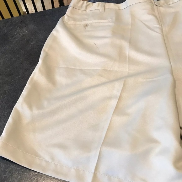 Men's Haggar light tan khaki pleated chino dress shorts size 50 - Picture 10 of 12